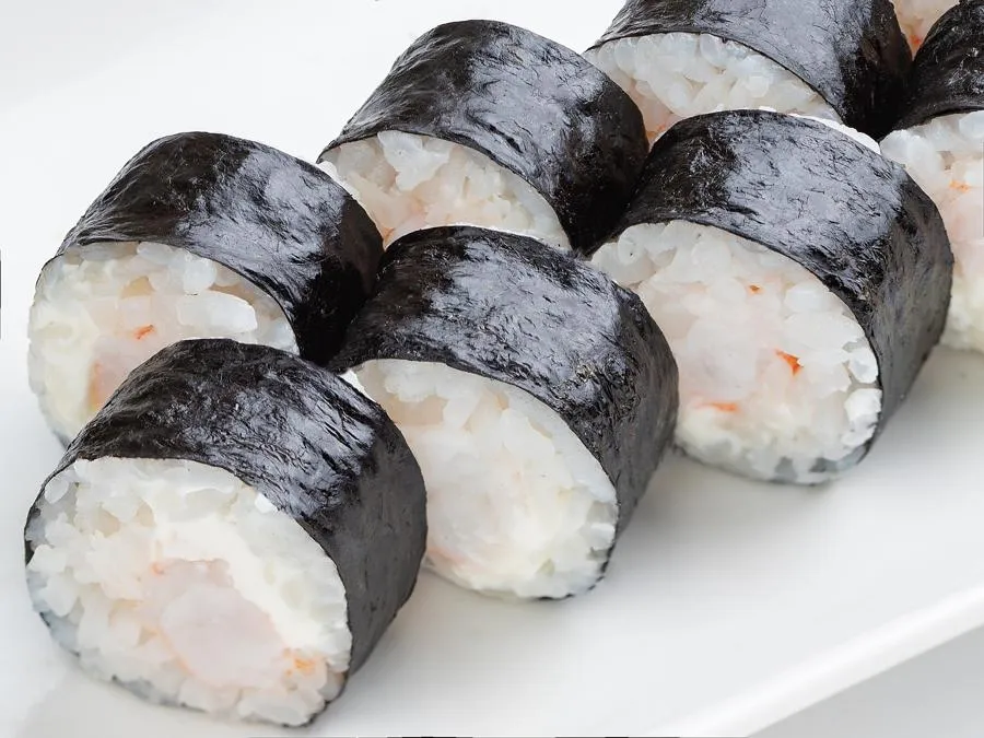 Мини ролл с креветкой и сыром
